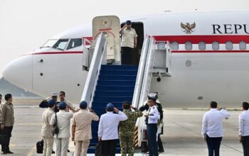 Presiden Prabowo kunjungi Sumatera mengecek karhutla. (dok. Bakom RI)