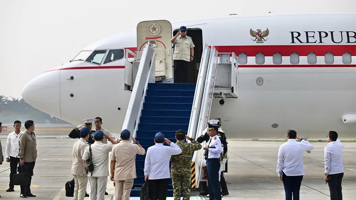 Presiden Prabowo kunjungi Sumatera mengecek karhutla. (dok. Bakom RI)