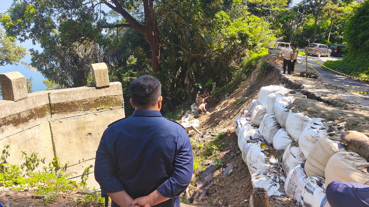 Progres perbaikan jalan terban dan rusak di Sumbar. (dok. istimewa)
