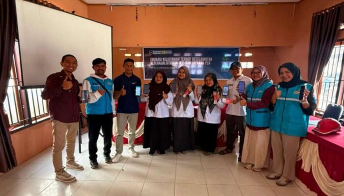 PLN Perkuat Budaya Keselamatan Ketenagalistrikan, Edukasi Masyarakat Sungai Nanam Manfaatkan PLN Mobile