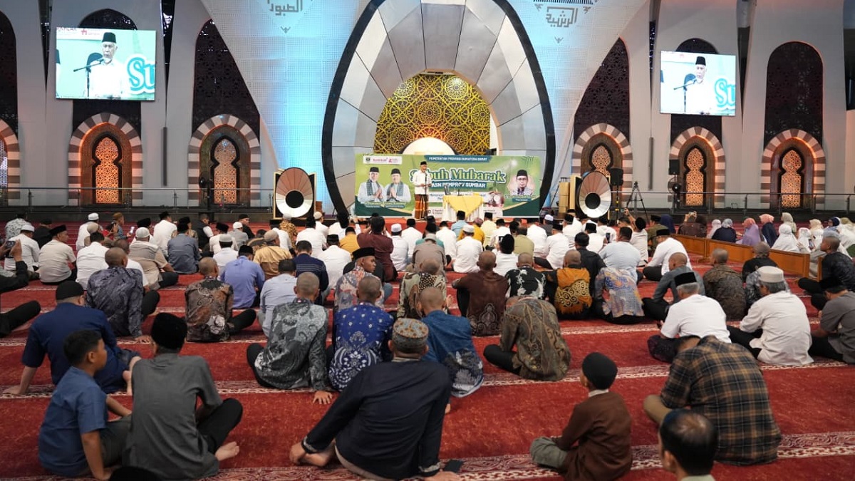 Subuh Mubarak Pemprov Sumbar di Masjid Raya Syekh Ahmad Khatib Al Minangkabawi. (dok. istimewa)