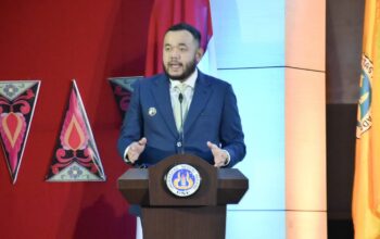 Wako Fadly Amran berbicara di seminar pendidikan global di UNP. (dok. istimewa)