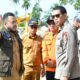 Wako Fadly Amran mendampingi tim Satgas PRR mengecek perbaikan drainase pascabanjir di Padang. (dok. istimewa)