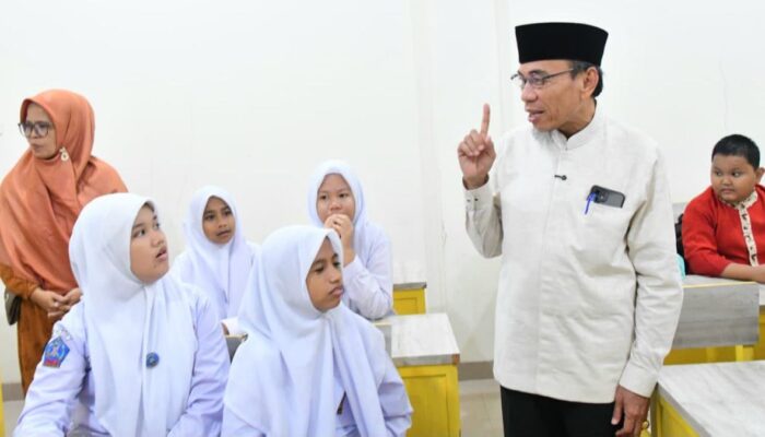 Wawako Padang Tinjau Program 3T Smart Surau, Perkuat Karakter Pelajar Lewat Alquran