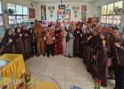 Bantu 90 Unit Mebeler Baru untuk SDN 16 Tanjung Aur, Mulyadi Muslim: Orang Hebat Berawal dari Sekolah Dasar