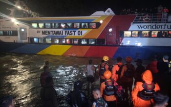 Kapal Mentawai Fast Kandas di Muaro Padang, 306 Penumpang Berhasil Dievakuasi