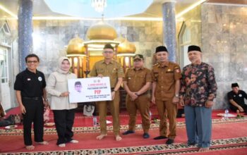 Perjuangkan Akses Pendidikan, Andre Rosiade Salurkan PIP untuk 105 Siswa SMKN 1 Palembayan Agam