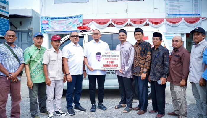 Andre Rosiade Serahkan Ambulans untuk Warga Nagari Kubang, Percepat Layanan Kesehatan