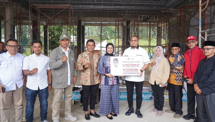 Andre Rosiade Serahkan Bantuan untuk Pembangunan Masjid Al-Hidayah Polres Arosuka Solok