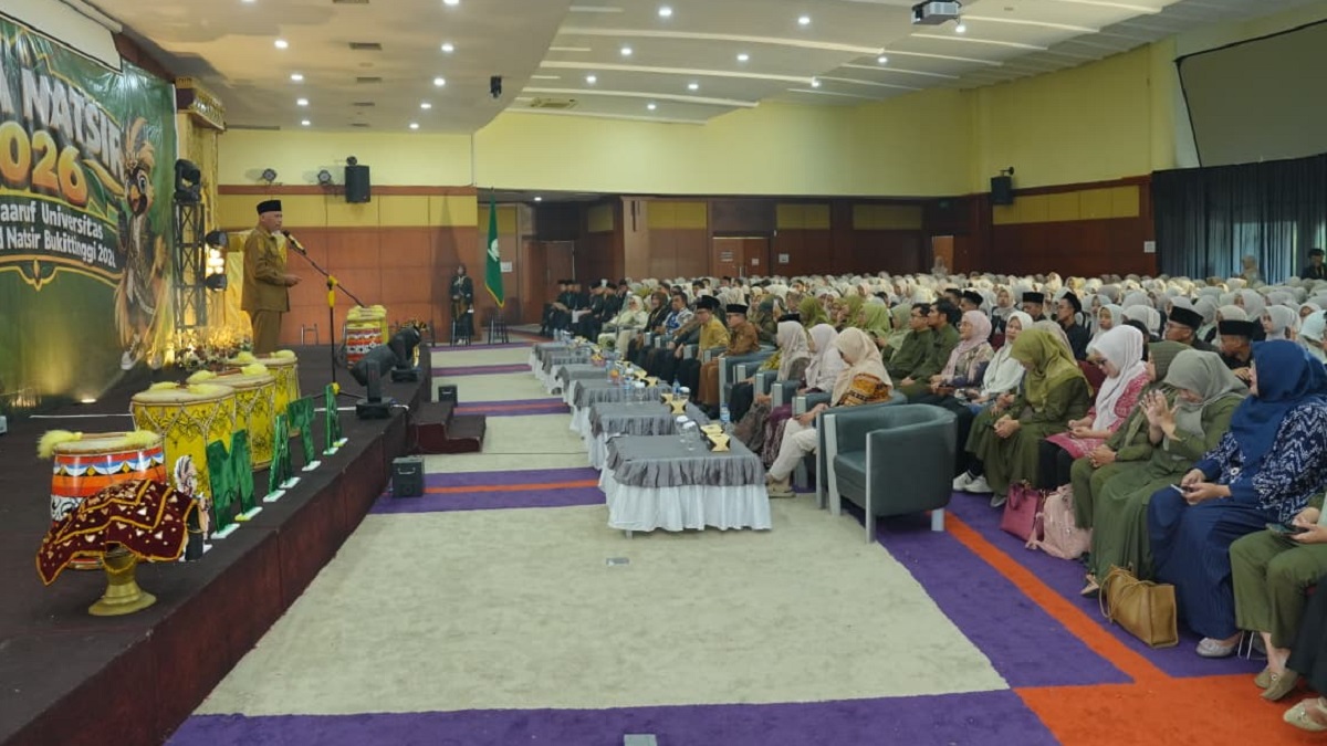 Gubernur Mahyeldi di Universitas M Natsir. (dok. istimewa)