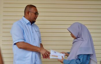 Andre Rosiade Bantu Gadis Pasaman Rp25 Juta Wujudkan Mimpi Kuliah di Al-Azhar Mesir