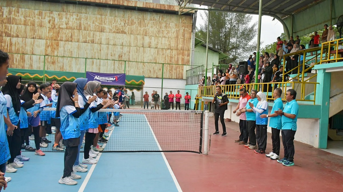 Kejurnas tenis junior di lapangan tenis PT Semen Padang. (dok. istimewa)