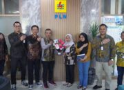 Sambut Hari Pelanggan Nasional, PLN UID Sumbar Turun Langsung Dengarkan dan Layani Pelanggan