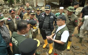 Menko PMK tinjau lokasi banjir bandang di Kabupaten Solok. (dok,, istimewa)