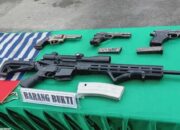 Lima Anggota KKB Kembali dari PNG, Serahkan Tiga Senjata Api ke TNI
