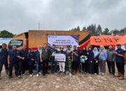 Hadir di Tengah Bencana, PTPN IV Regional IV Salurkan Bantuan untuk Warga Terdampak Banjir Bandang di Solok
