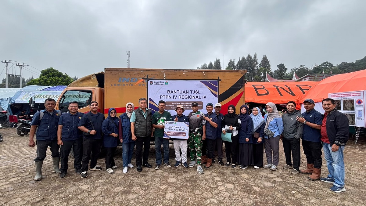 PTPN IV Regional IV bantu korban banjir bandang Arosuka Solok. (dok. istimewa)