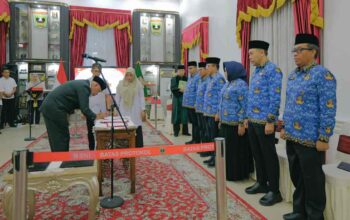 Gubernur Mahyeldi Lantik Enam Pejabat Eselon 2, Kadispora Berganti
