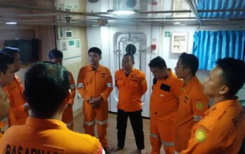 Mesin Kapal Mati Sejak Senin, Dua Nelayan Pessel Terjebak di Tengah Laut