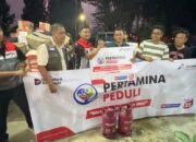 Pertamina Peduli serahkan bantuan untuk warga terdampak galodo di Arosuka. (dok. istimewa)