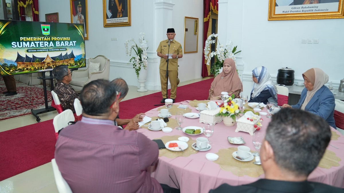 Pertemuan Gubernur Mahyeldi dengan perantau. (dok. adpsb)