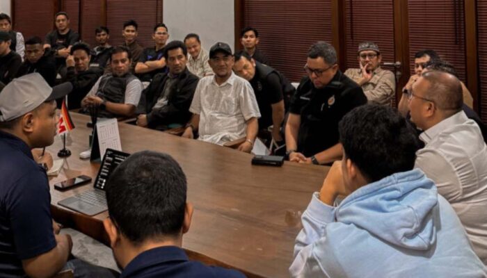 Matangkan Persiapan Laga Kandang di Patriot, Manajemen Semen Padang FC Gelar Pertemuan Bersama Suporter dan IKM