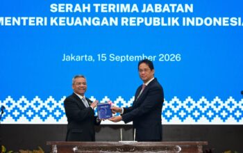 Sertijab Menkeu lama Purbaya ke Menkeu baru Suahasil. (dok. istimewa)