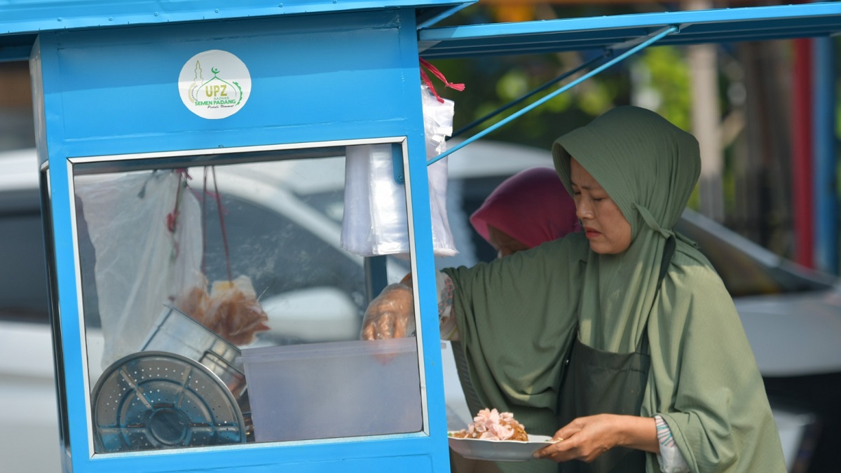 Usaha sarapan pagi Rika yang mendapat bantuan dari UPZ Semen Padang. (dok. istimewa)
