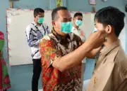 Antisipasi Kabut Asap, Pemko Pariaman Bagikan Masker ke Pelajar