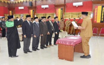 Wako Yota Balad lantik lima pimpinan Baznas Pariaman. (dok. istimewa)