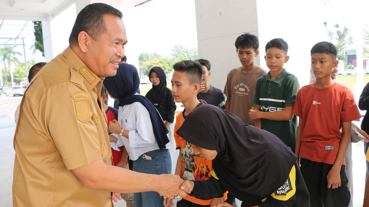 Wako Yota Balad mengunjungi para atlet tarung derajat di Kejurprov. (dok. istimewa)