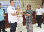 178 Pekerja Rentan Kategori Pedagang Terima Kartu BPJS Ketenagakerjaan