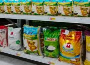 Beras 5 Kg Langka di Ritel, Mendag Dorong Bulog Tambah Pasokan
