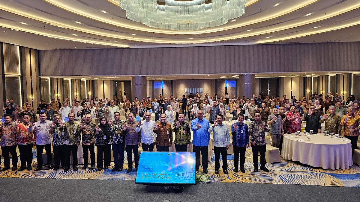 Foto bersama pimpinan Bank Nagari bersama Sekda Sumbar usai high level meeting ETPD capacity building. (dok. istimewa)