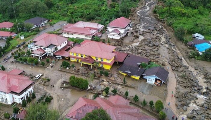 Sempat Terputus Banjir Bandang, Jalan Padang-Solok Kembali Dibuka