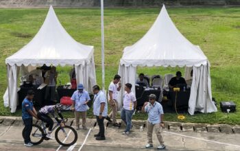 Rasjid Sharoni dan Railatul Khaira Sabet Emas Sepeda Sprint 200 Meter Porprov XVI Sumbar