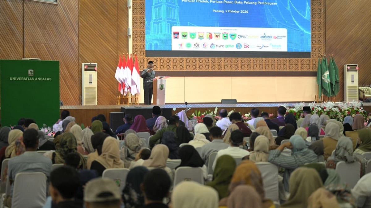 Gubernur Mahyeldi beri sambutan di acara Klinik UMKM Minang Bangkit. (dok. istimewa)