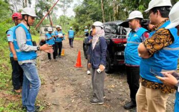 PLN UID Sumbar Kawal Pelaksanaan Listrik Desa, Direktur ESDM Tinjau Langsung Kampung Baru Kayu Tanam